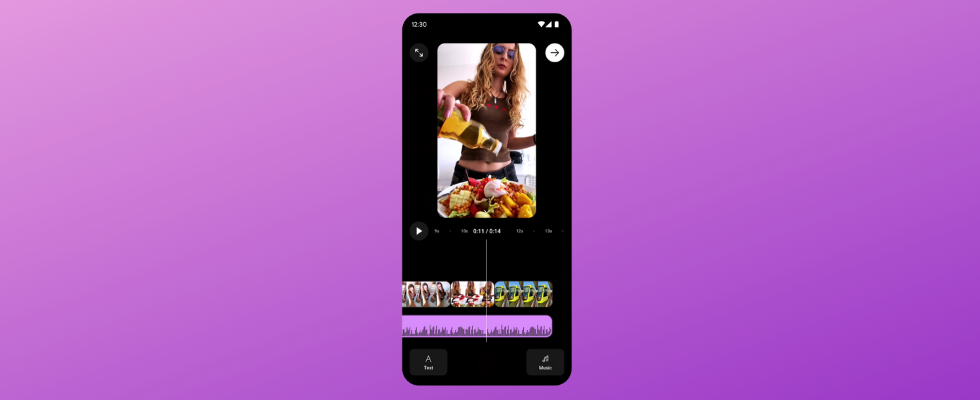 Smartphone Mockup mit Videobearbeitung auf Screen, Short, violetter Verlauf im Hintergrund